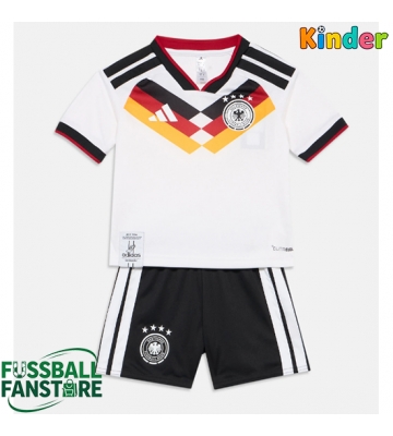 Deutschland Replik Heimtrikot Kinder WM 2026 Kurzarm (+ Kurze Hosen)